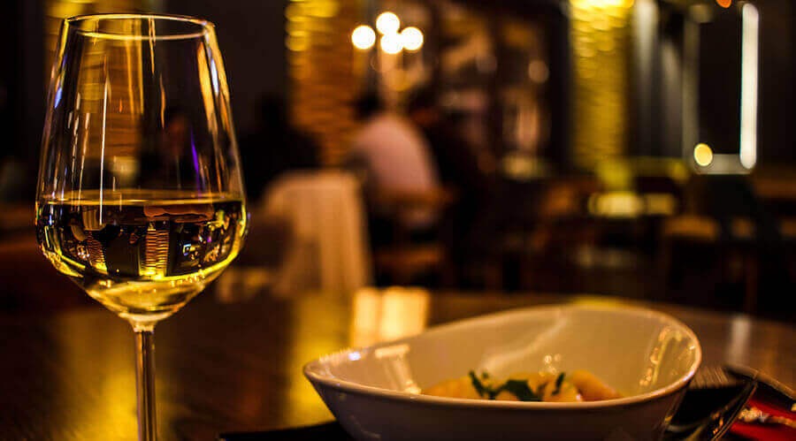 indian-restaurant-wine-glass-halliwell-bolton.jpg